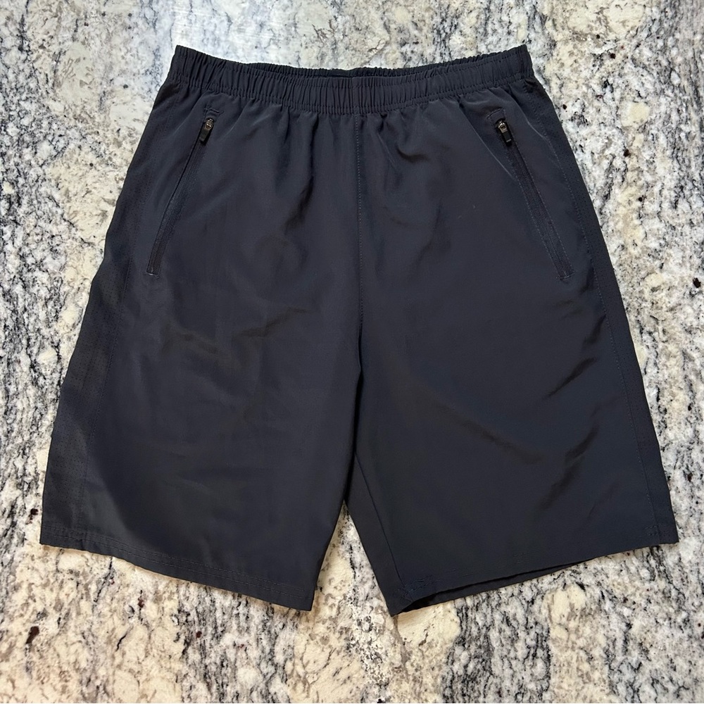 Men’s Dark Gray Lightweight Athletic Shorts with Elastic Waistband Size M